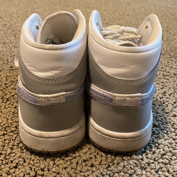 Nike Air Jordan White & Gray Hightop Sneakers Size 6 in EUC - Picture 6 of 12
